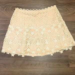 ❤️ ATELIER DALLY NUNEZ DESIGNS GORGEOUS A-LINE CROCHET LACE MINI SKIRT, 2
